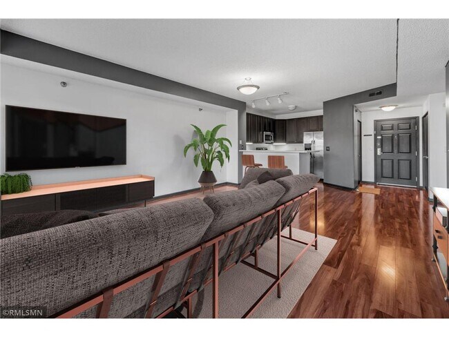 Building Photo - 615 N 1st St