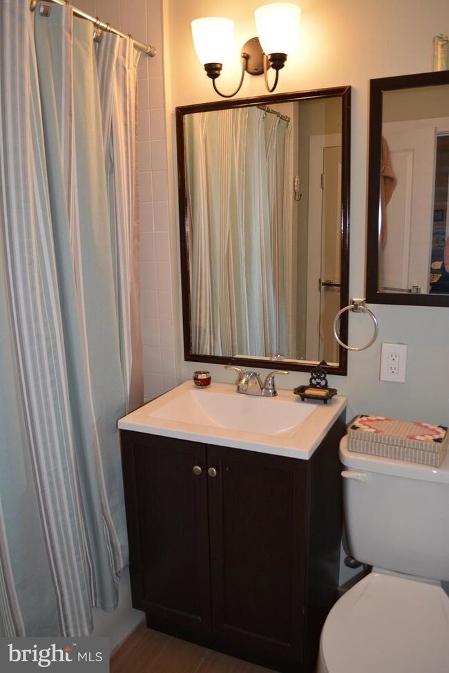 Foto del edificio - 338 S 16th St