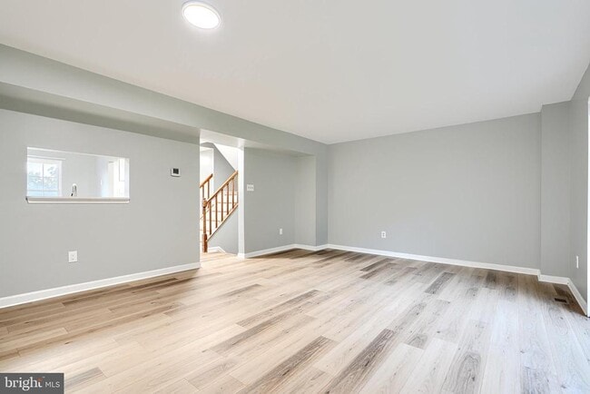 Building Photo - 28 Sandstone Ct