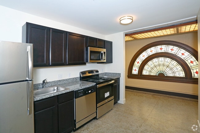 1BR, 1BA - Unit 2201 - Kitchen - The Press