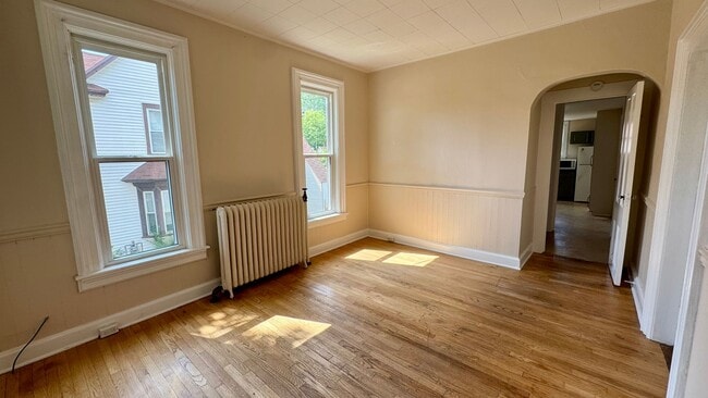 Building Photo - 51 Caledonia St NE