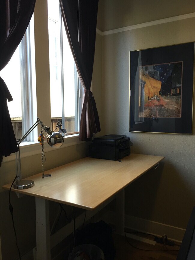 Foto del edificio - 2404 Stuart St