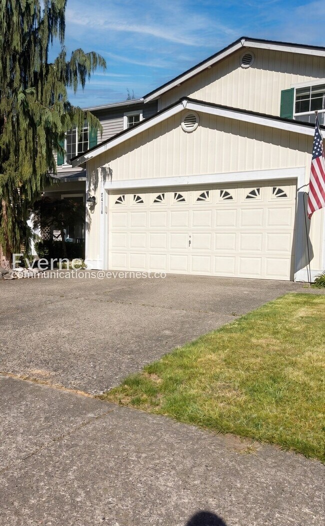 Foto del edificio - 3 Bed/3 Bath Home/ Available Now!