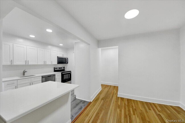 Foto del edificio - 3840 Greystone Ave
