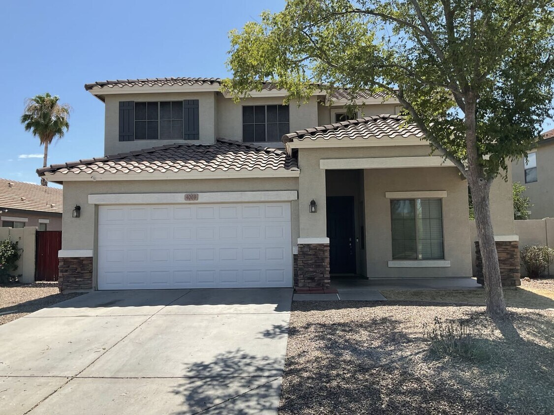 Foto principal - 4069 S Vineyard Ave