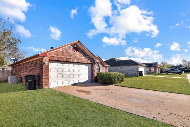 Building Photo - 1805 Agate Dr