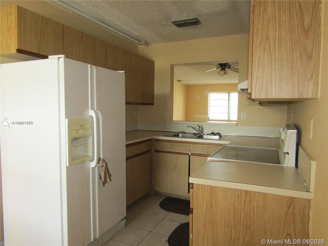 Building Photo - 8906 NW 21st St