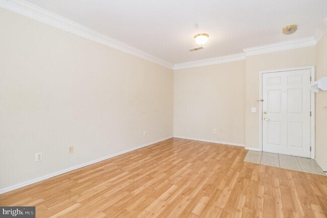 Foto del edificio - 1601 Spring Gate Dr.