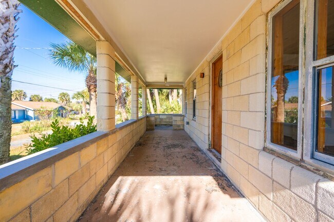 Building Photo - Historic Coquina Meets Modern Finishes 2 Bedroom 1 Bath Duplex in the Heart of Flagler Beach
