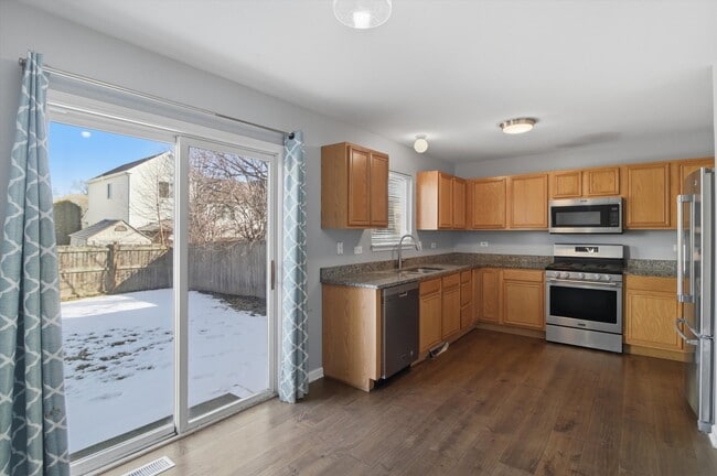 Building Photo - 138 Celebration Ct