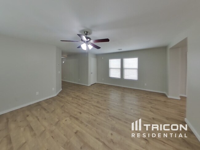 Building Photo - 4809 N 108th Ave
