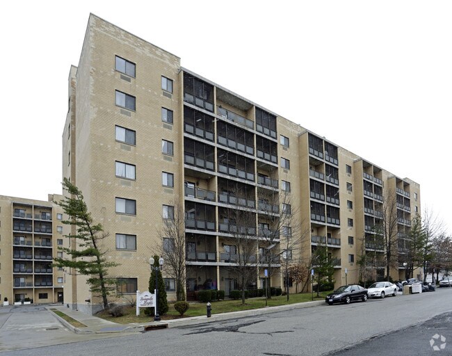 Springville Heights Condominiums Apartments in Staten Island, NY