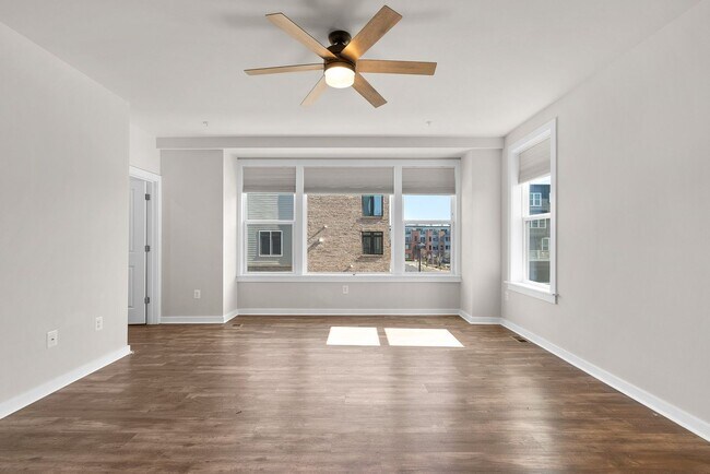 Building Photo - 3BD/2.5BA - Derwood Townhouse Condo - Attached 1 Car Garage