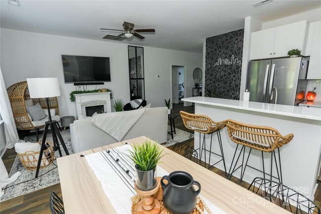 Foto del edificio - 2734 Kendrick Ave