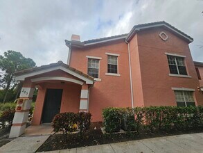 Building Photo - 118 SW Peacock Blvd