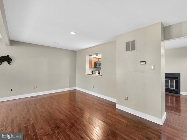 Building Photo - 11780 Lone Tree Ct