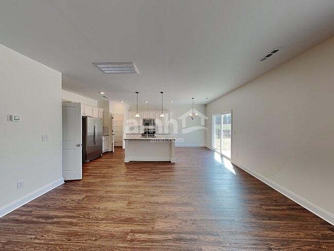 Foto del edificio - 1360 Lomond Dr