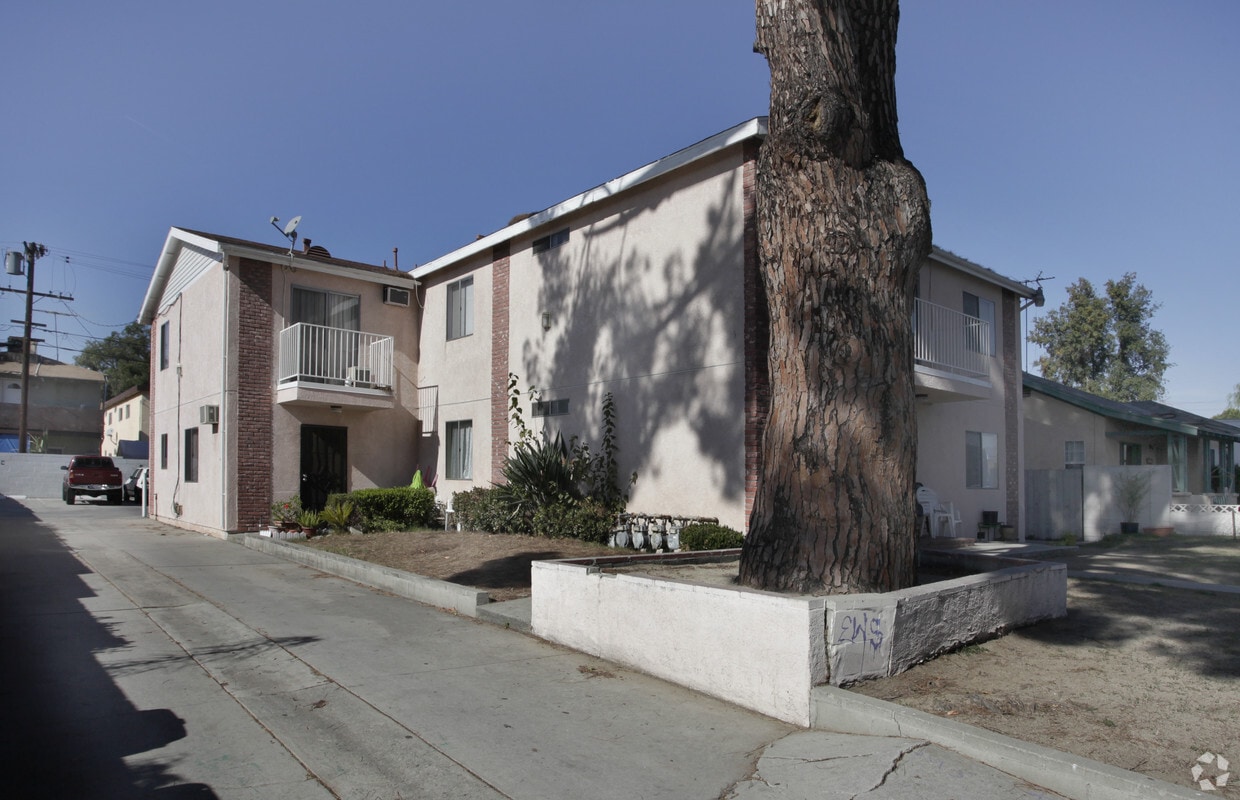 Building Photo - 6629 Camellia Ave