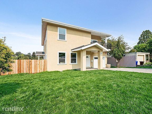 Foto del edificio - 5 br, 5 bath House - 4511 Elmowood rd