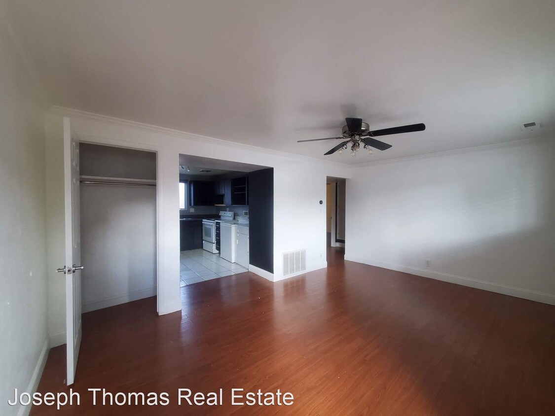 Primary Photo - 2 br, 1 bath House - 434 S 700 W Apt #1