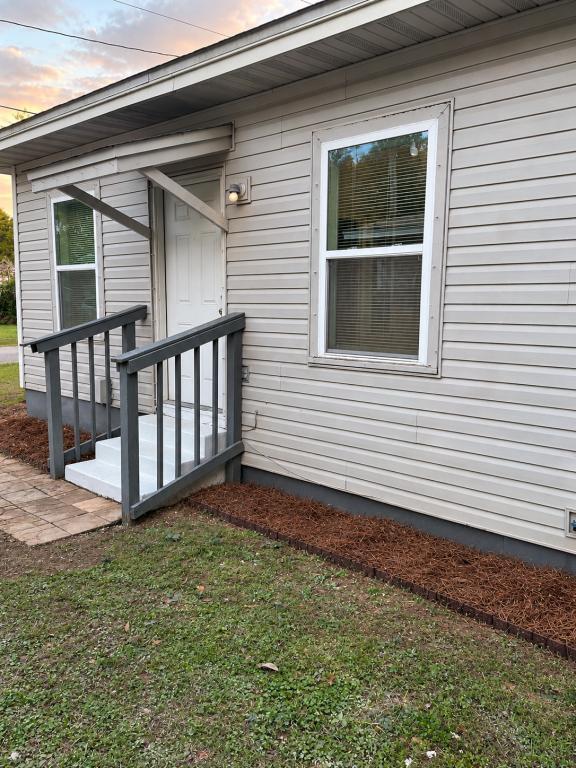 Building Photo - 217 Carys Ln