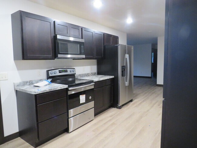 Building Photo - 5294 Christopher Dr