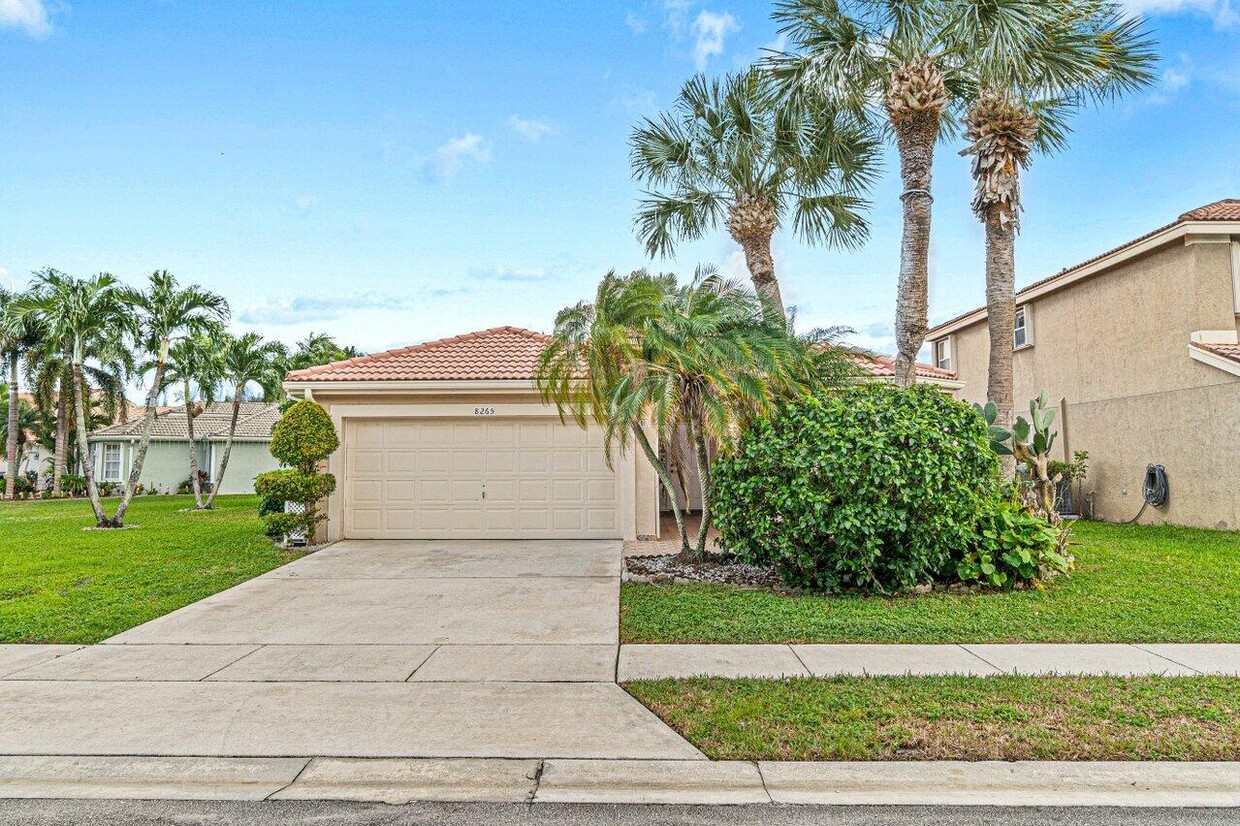 Primary Photo - 8265 White Rock Cir