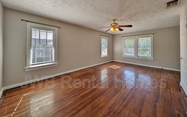 Building Photo - 2941 Selma St