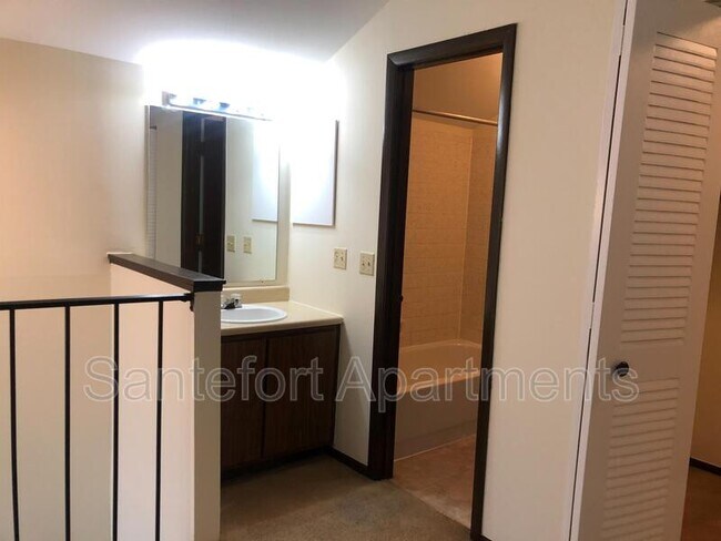 Foto del edificio - 5415 Haymeadow Ln