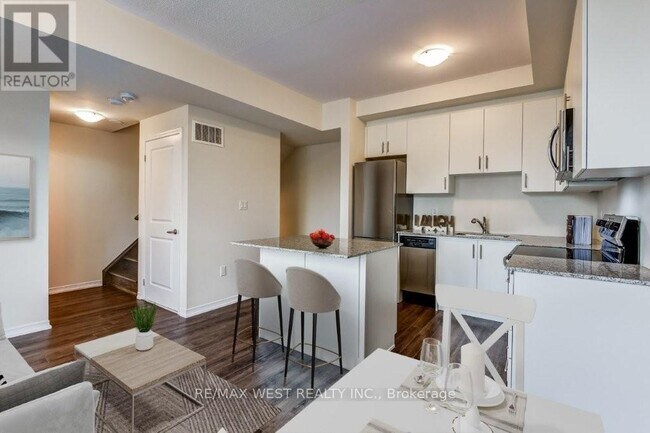 Building Photo - 24 Fieldway Rd