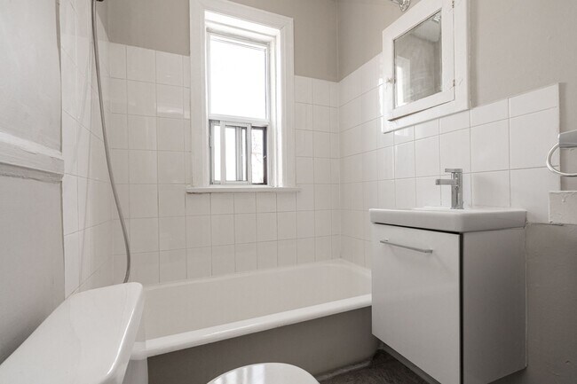 Photo du bâtiment - 145 Arlington Avenue