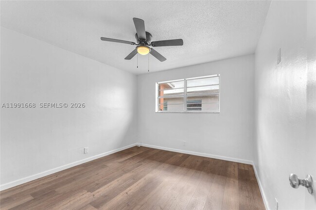 Foto del edificio - 3750 SW 59th Terrace