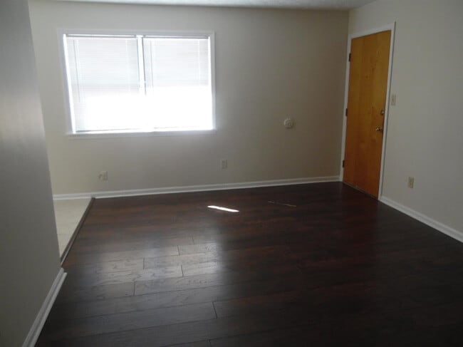 Building Photo - 4120 Victoria Way