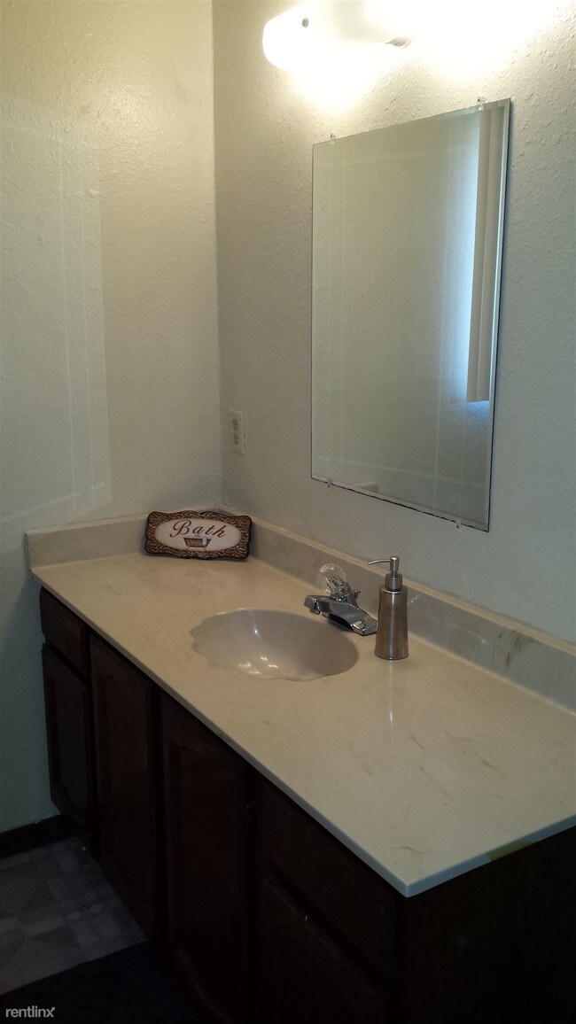 Foto del edificio - 400 W Arbor Ave