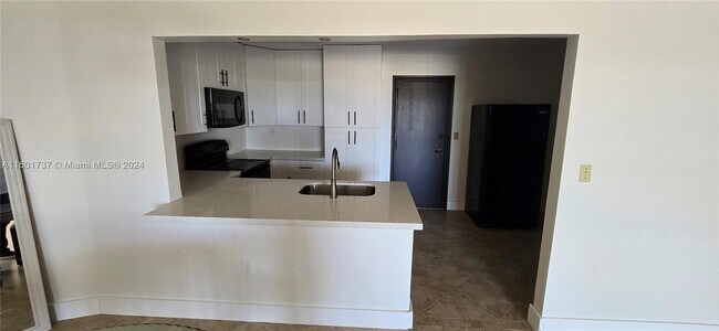 Foto del edificio - 13951 Kendale Lakes Cir