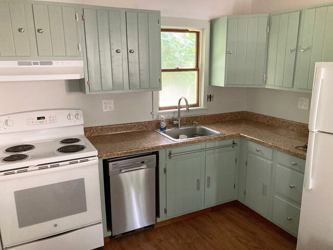 Windowed kitchen with dishwasher - 36 Parker Ave