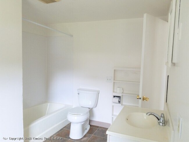 Bath - 144 Summer St