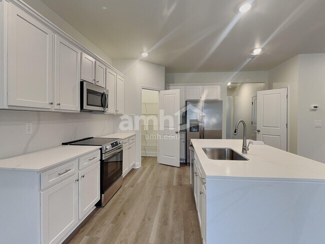 Building Photo - 3534 Shane Hill Rd SW