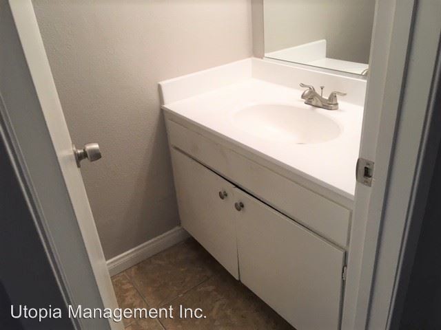 Building Photo - 2 br, 1.5 bath House - 106 E. Ventura St #H