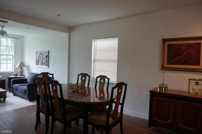 Building Photo - 3 br, 1 bath House - 5830 SW 47th St