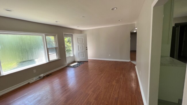 Building Photo - 10694 Clarksville Pike