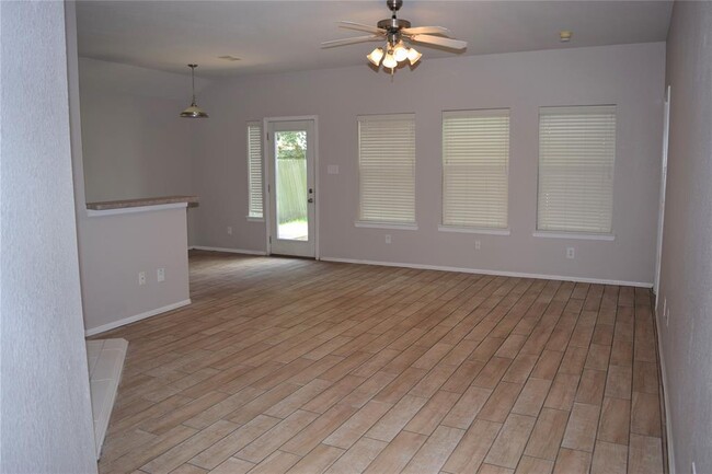 Building Photo - 230 Rolling Brook Dr