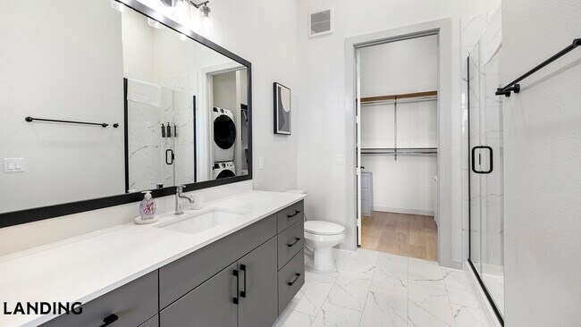 Foto del edificio - 1345 E 15th St