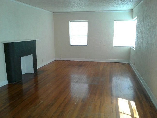 Building Photo - 1513 Ocean Dr