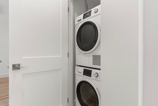 Foto del edificio - 26 Bradlee Rd