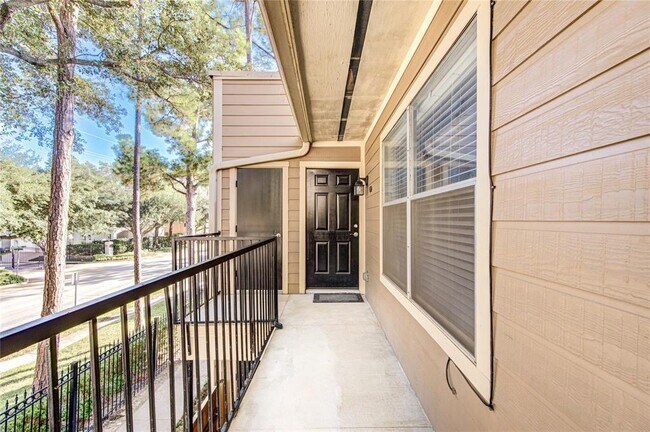 Building Photo - 726 Bering Dr