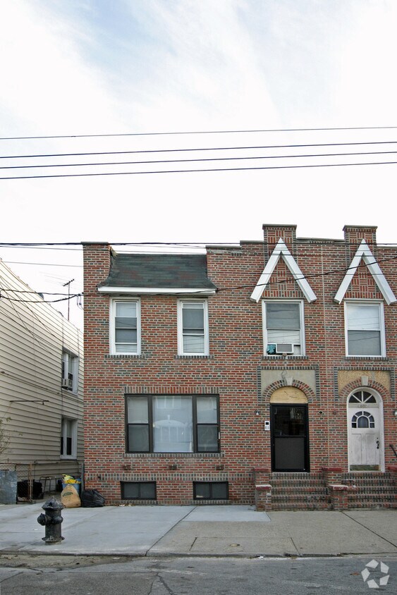 Foto principal - 1635 83rd St