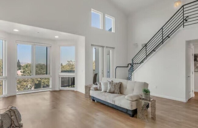 Foto del edificio - 912 Campisi Way