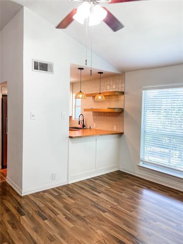 Foto del edificio - 4224 Rawlins St
