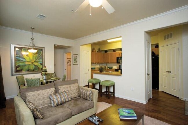 Foto del edificio - 10701 S I-35 Frontage Rd